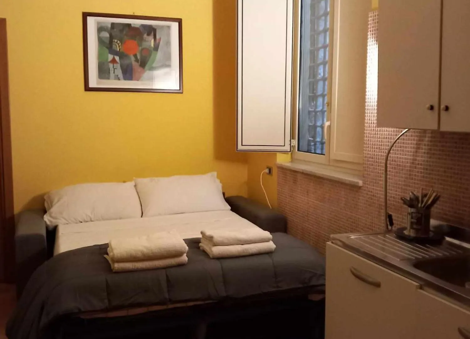 Apartment Casetta Palmarice Centro Storico Naples Italy